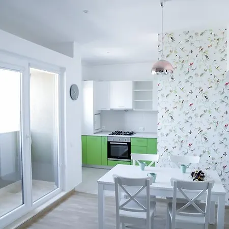 City Center Three Rooms Apartment *