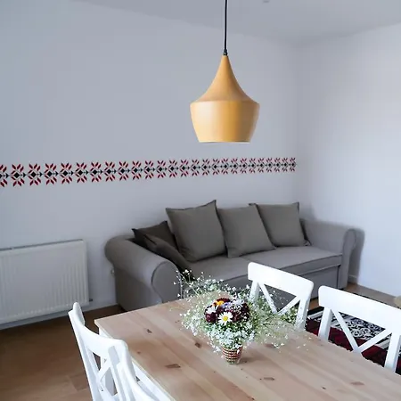 City Center Three Rooms Apartment Apartament