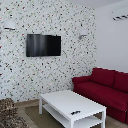 City Center Three Rooms Apartment * Bucureşti