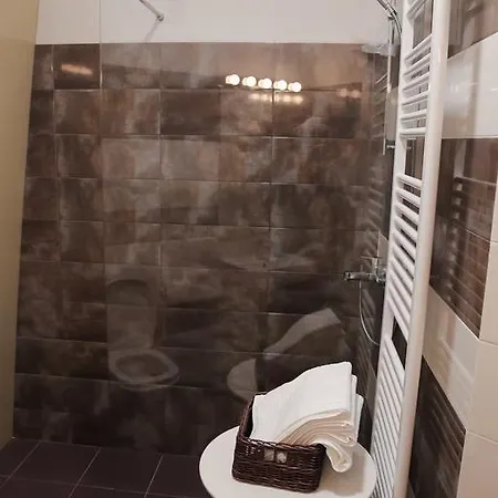 City Center Three Rooms Apartment * Bucureşti